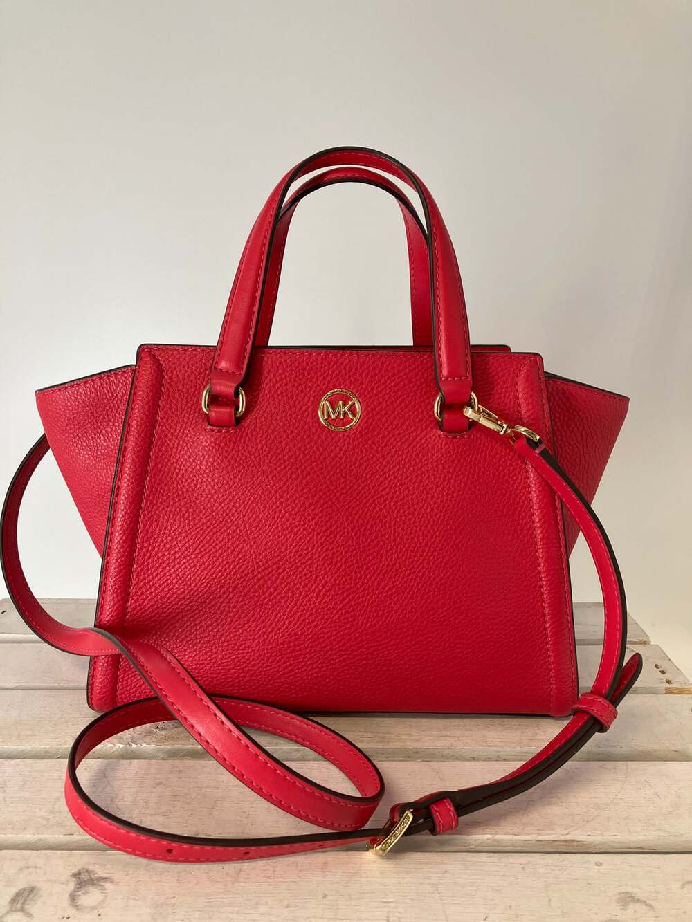 MICHAEL KORS WATERMELON COLOR PEBBLED LEATHER CROSSBODYBAG